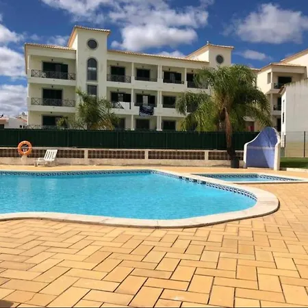 View 990 Meters From On Foot Αλμπουφέιρα