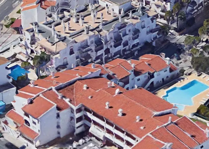 View 990 Meters From On Foot *