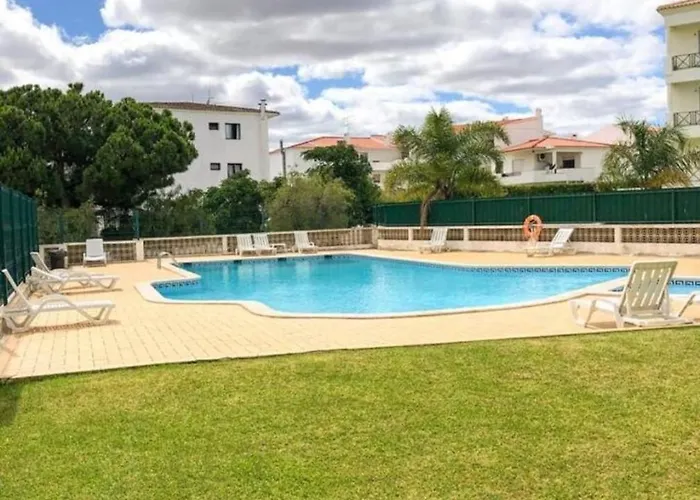 View 990 Meters From On Foot Apartman *